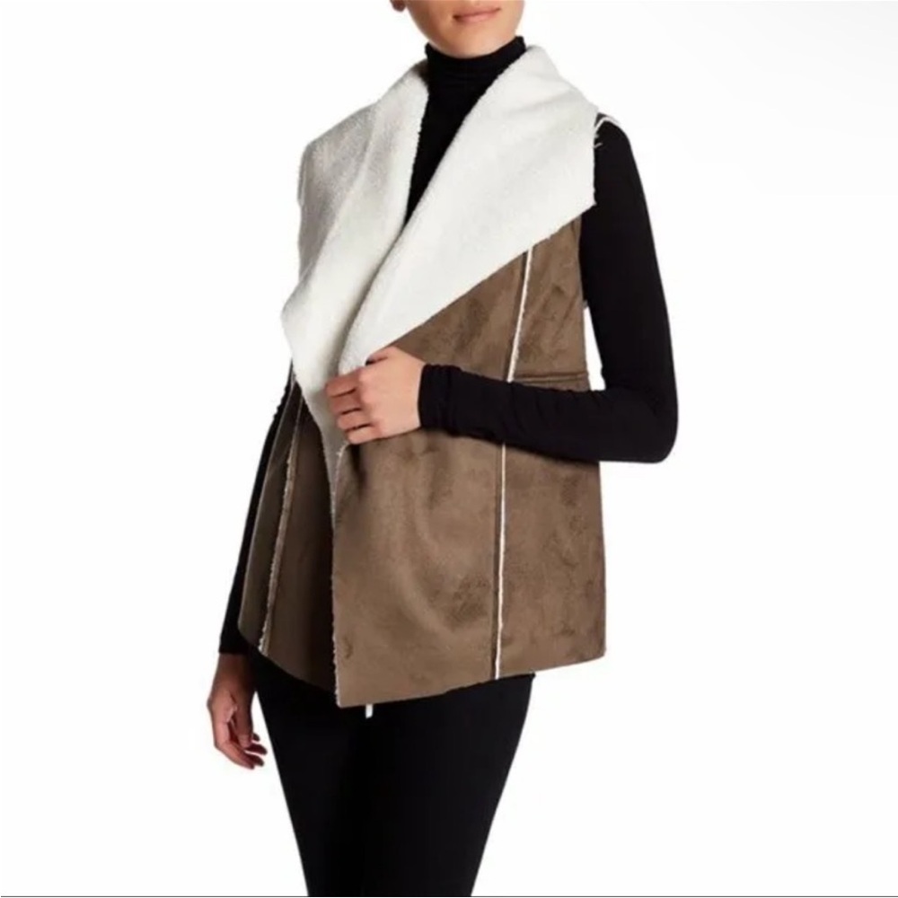 Cozy Reversible Vest - Taupe and White